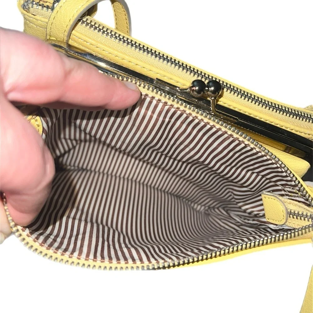 Nine West Beautiful Yellow Purse Triple Compartment Hand Bag Striped Interior - Picture 7 of 9